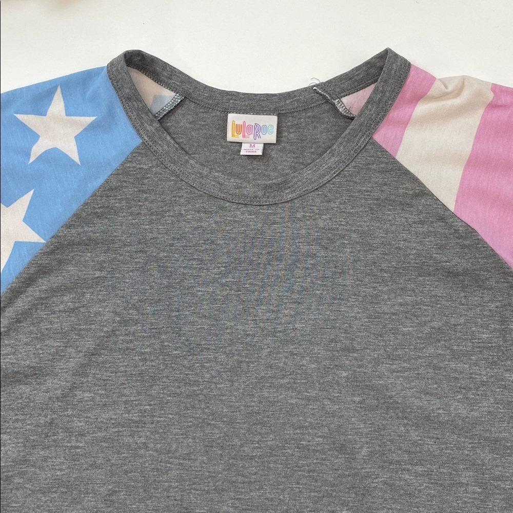 LuLaRoe Randy Baseball Tee Stars & Stripes Patriotic Top Sz M - Picture 2 of 5